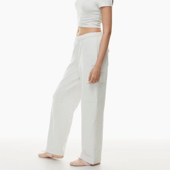 TNA Cozy Fleece Mega Cargo Sweatpant - Picture 5 of 11